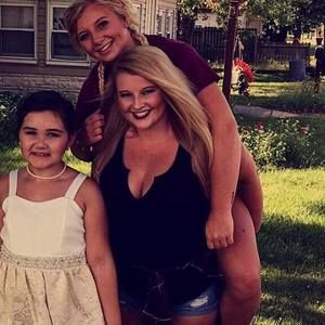 Meet your Posher, Kayla